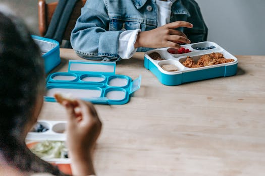 kids enjoying a healthy breakfast together